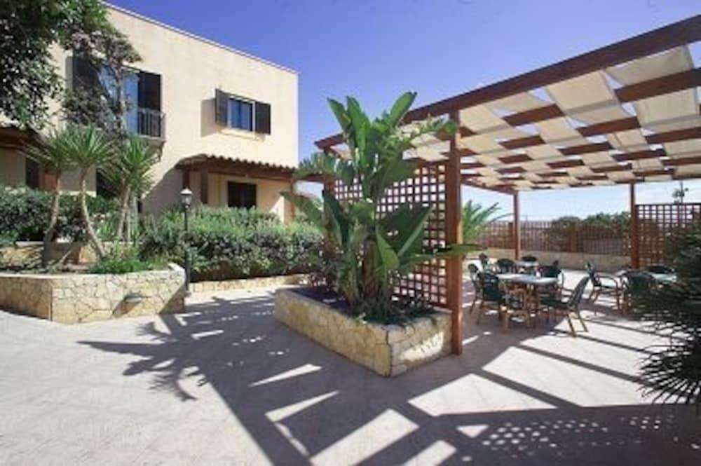 LMP Oasis Hotel Residence Resort מראה חיצוני תמונה